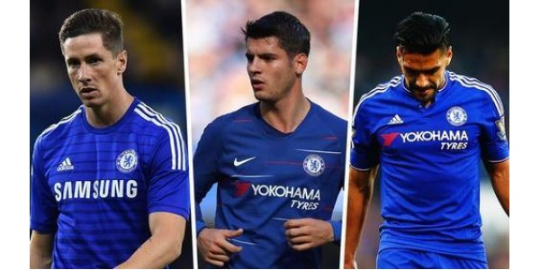 Higuaín trägt ein Chelsea-Trikot Nr. 9